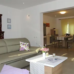 https://ane-apartment.in-istria.net